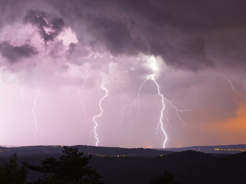 Do Airlines Provide Refunds For Weather Cancellations?