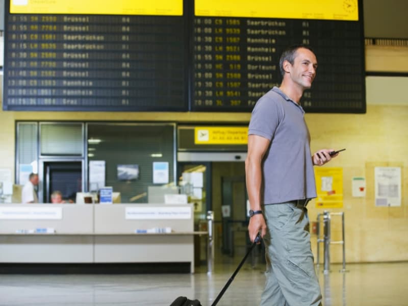 Monitor Flight Status Throughout Your Journey